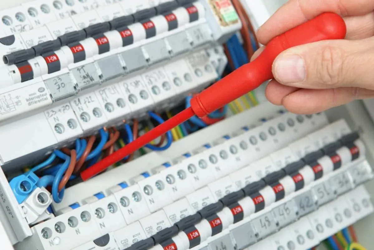 Dépannage électrique d'urgence à Cergy