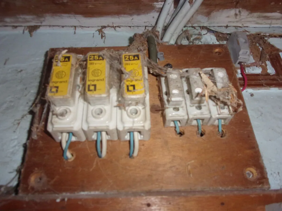 Diagnostic électrique obligatoire à Cergy