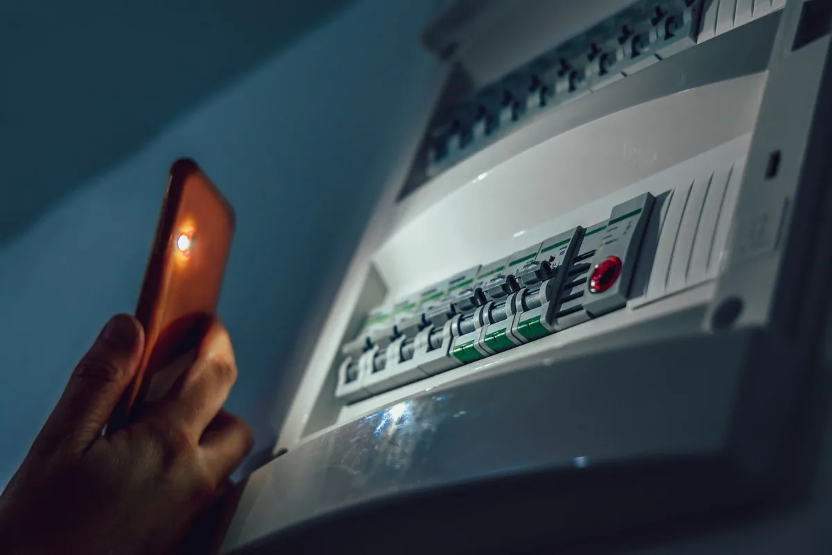 SOS électricien 24h/24 et 7j/7 à Cergy SOS électricien 24h/24 et 7j/7 à Cergy
